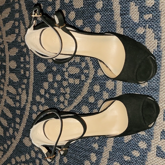 SEXY SKY HIGH SANDALS - Picture 2 of 6